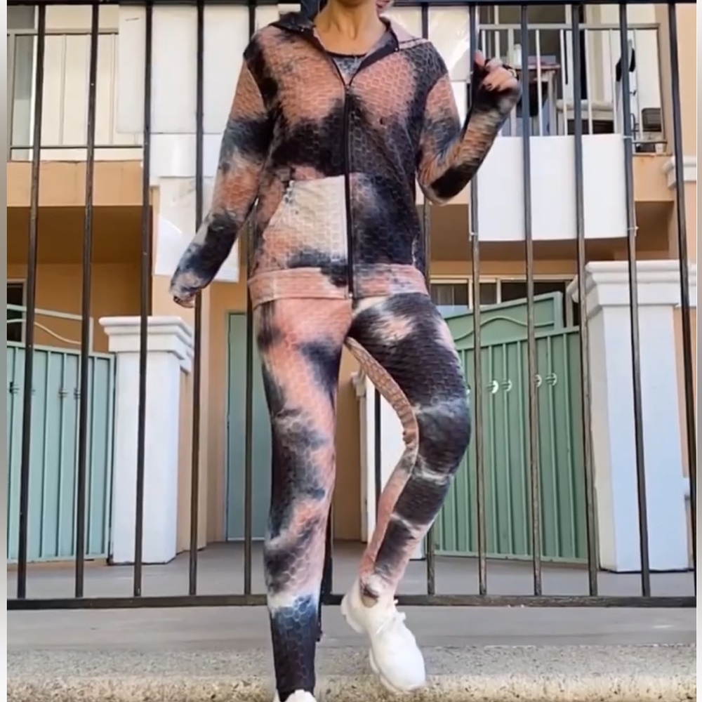 Scrunch Butt Shaping/Lifting Tie Dye 3PC Set With Hooded Jacket